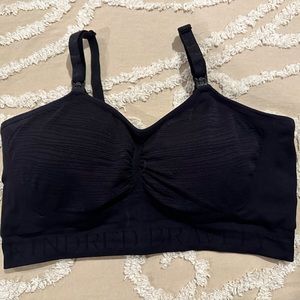 Kindred Bravely Sublime Pumping & Nursing Hands Free Black Women’s Large